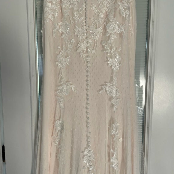 Brand New- Never Worn Wedding Dress - Picture 5 of 9